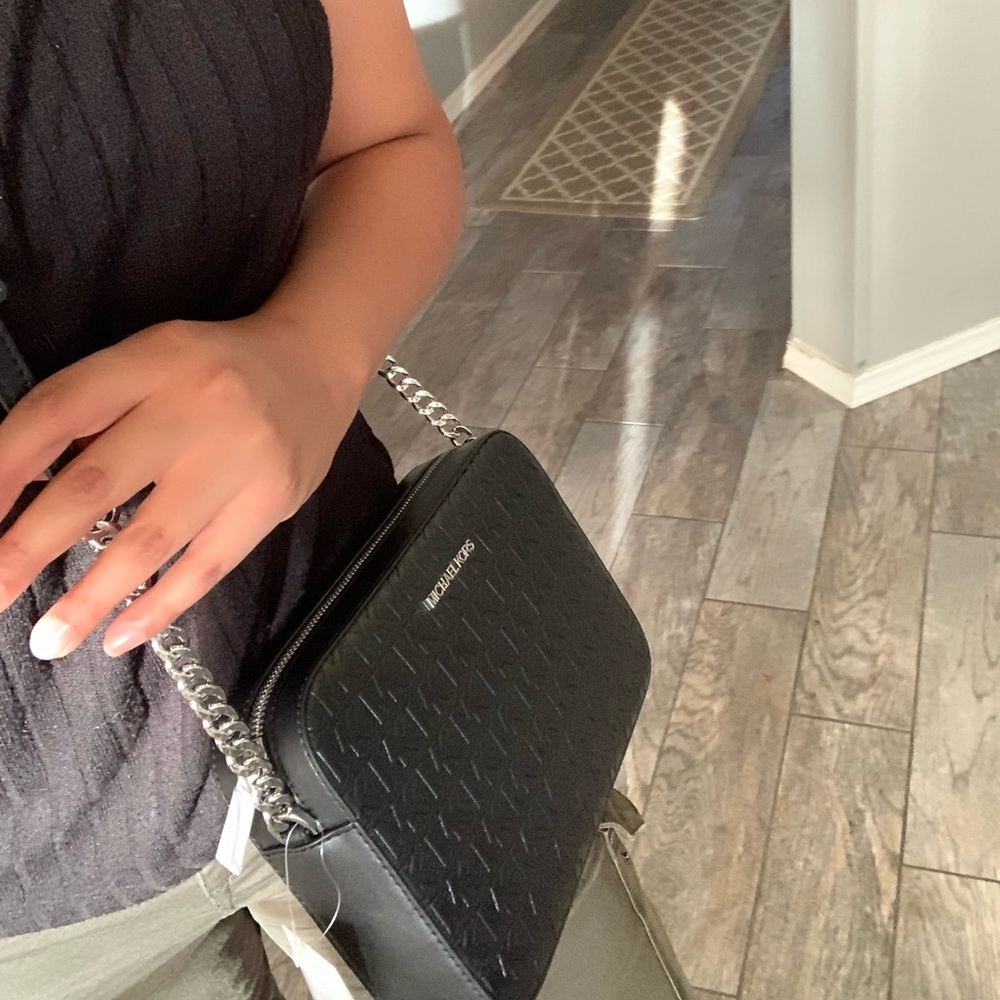 New Mk Jet set EW large Crossbody 🖤 - Picture 5 of 10